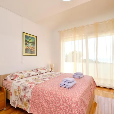 Ksenija 4 Appartement *
